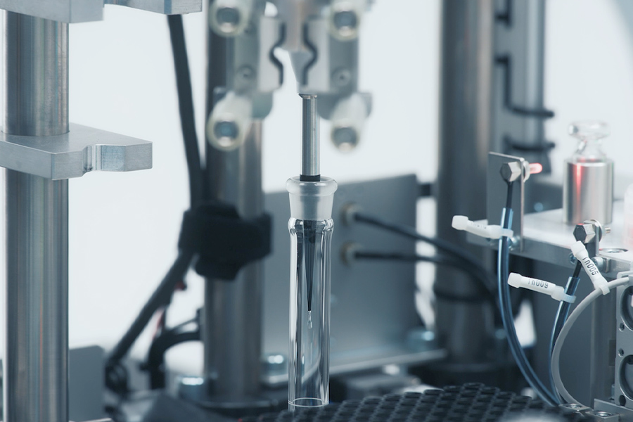 Reproduces the work of experienced researchers