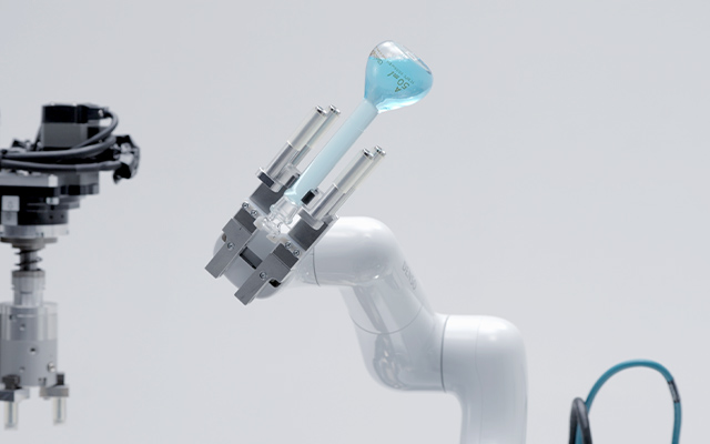 06 メスフラスコを閉栓・転倒混和