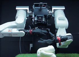 ディープラーニングとVR技術を用いた双腕型マルチモーダルAIロボット